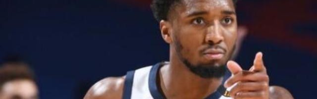 乐鱼官网-4战3负爵士心态失衡 米切尔：裁判的判罚是荒谬的