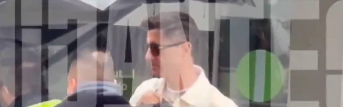 乐鱼电竞-西媒：莱万已返回巴塞罗那，他已经收到了俱乐部的续约报价